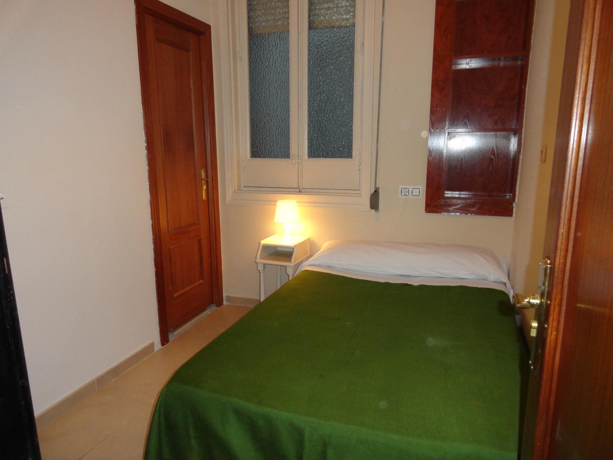 Hostal Alistana Мадрид Экстерьер фото
