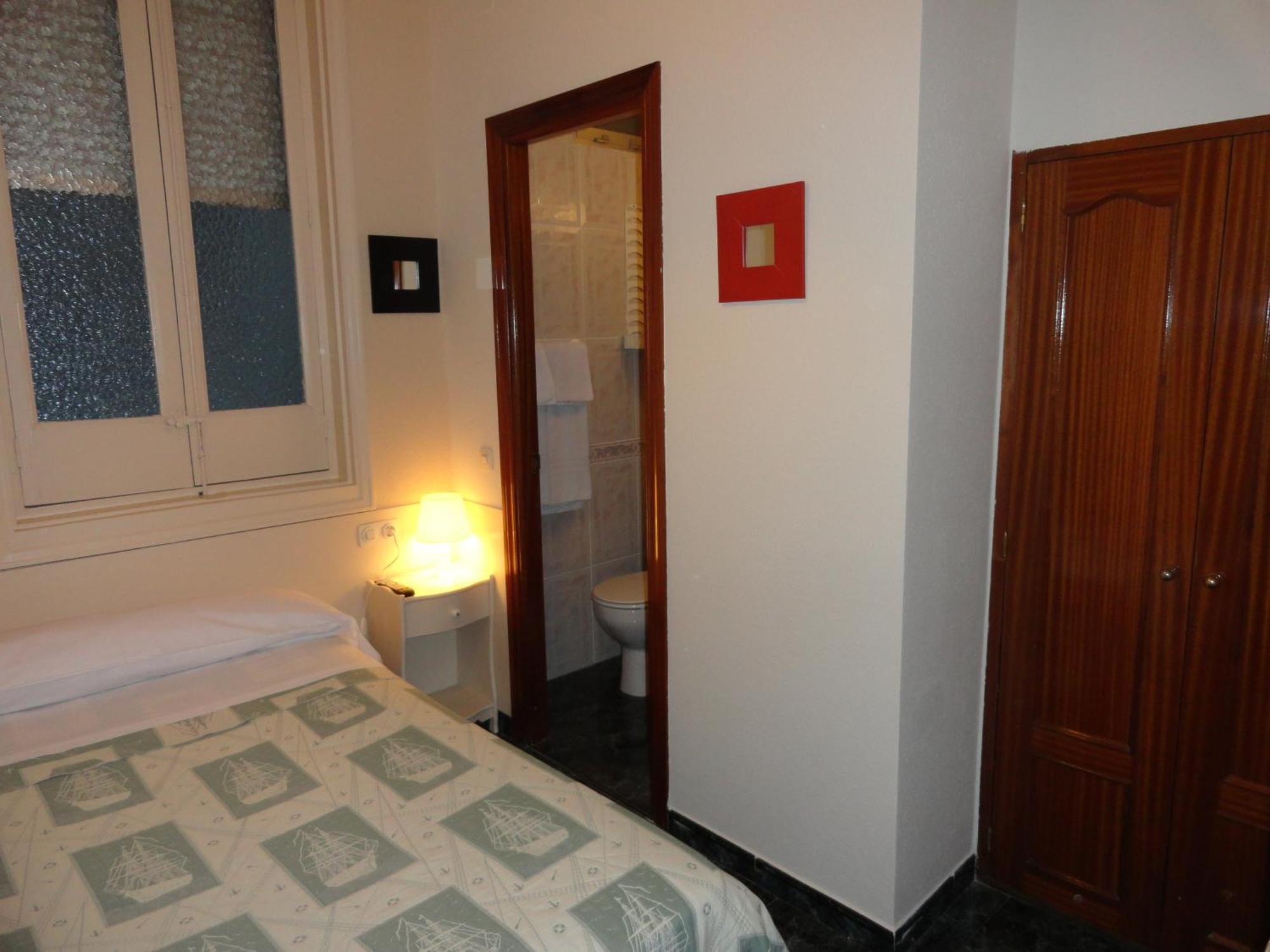 Hostal Alistana Мадрид Экстерьер фото